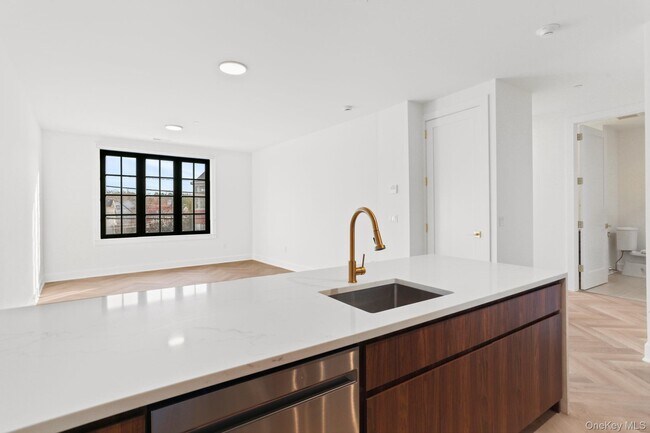 Building Photo - 100 E Putnam Ave