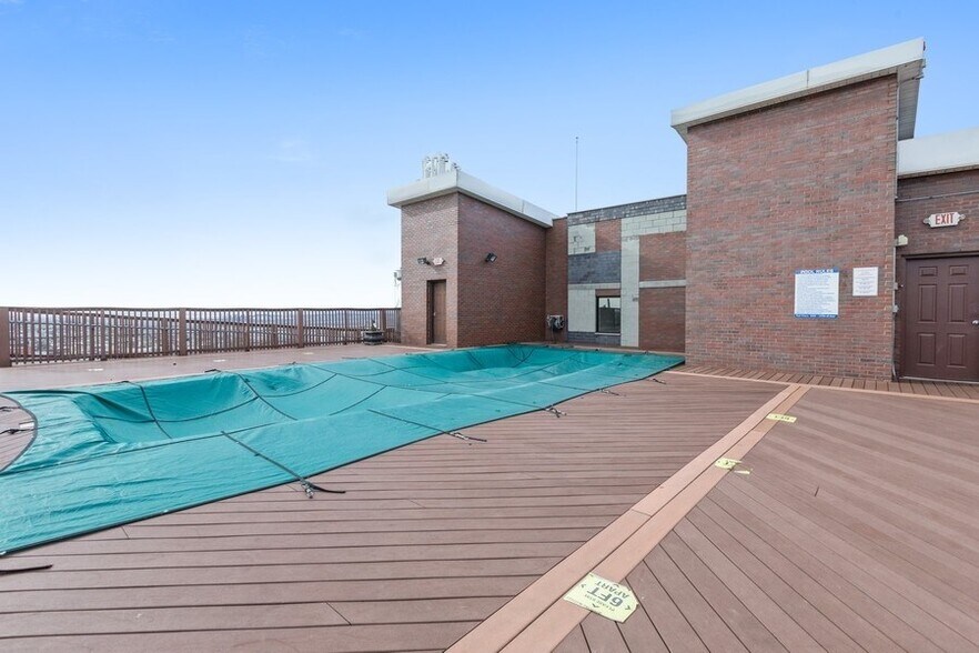 Building Photo - 809-815 22nd St Unit# 1307