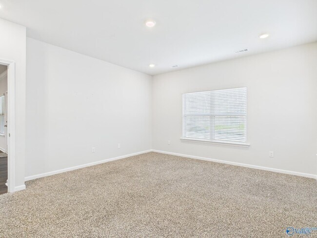 Building Photo - 157 High Leaf Dr