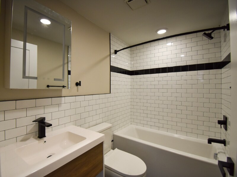 Building Photo - 1030 N 48th St