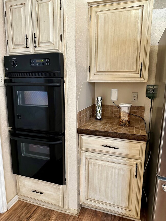 Building Photo - 22227 Deville Dr