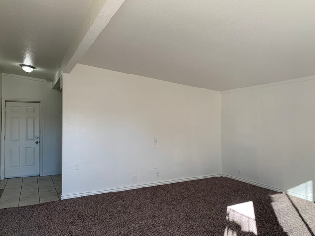 Building Photo - 1330 Laguna Ave