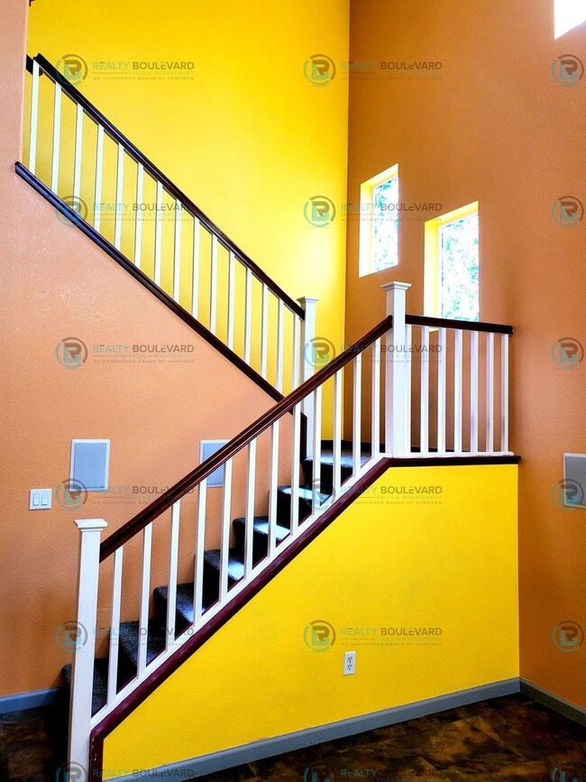 Building Photo - Move In Special: $1000.00 Off Move In! 4 B...