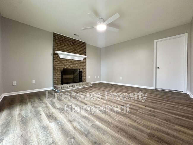 Building Photo - 5652 Glen View Dr