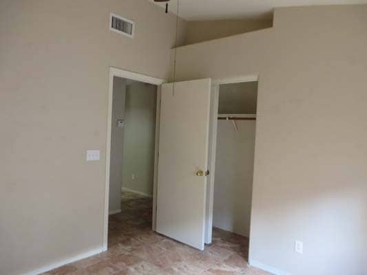 Building Photo - 13233 N Hammerstone Ln