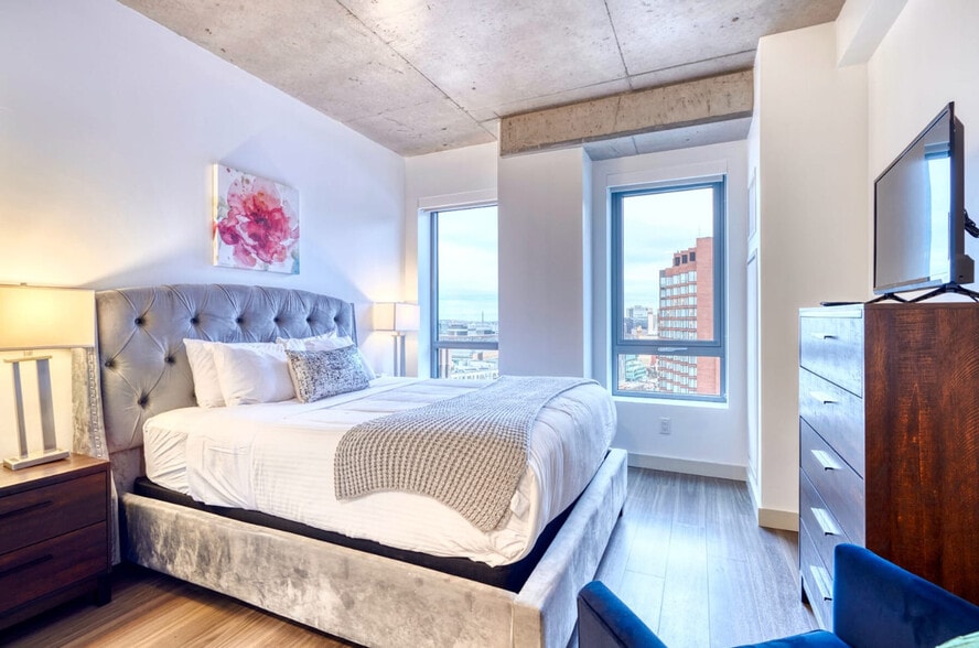 Building Photo - 82 Ames St