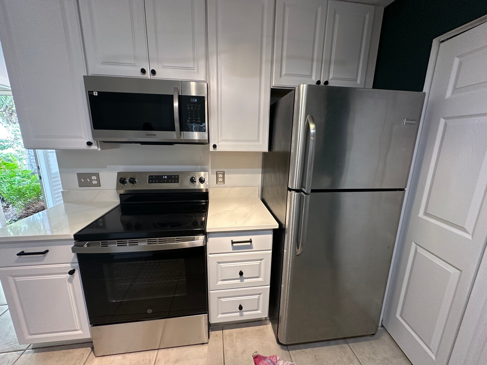 Building Photo - 26610 Southern Pines Dr