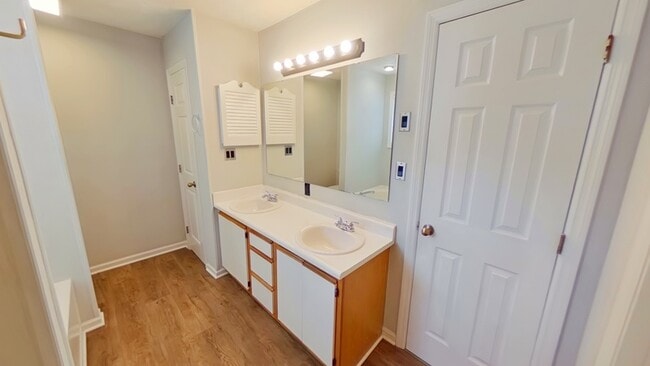 Building Photo - 300 Waterdown Dr