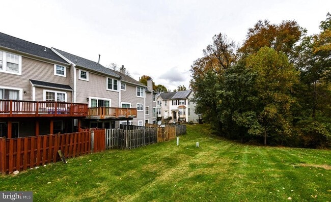 Building Photo - 915 Westlake Dr