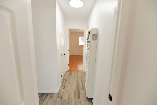 Building Photo - 1202 Buena Vista