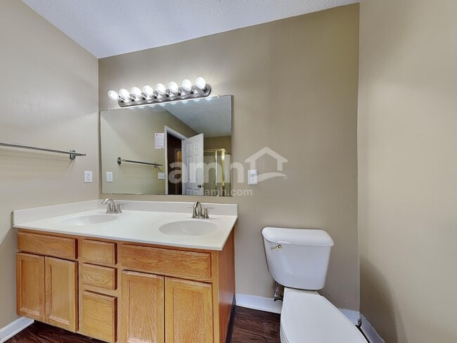 Building Photo - 2145 Blanton Dr