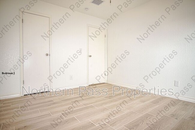 Building Photo - 11025 Tom Weiskopf Dr