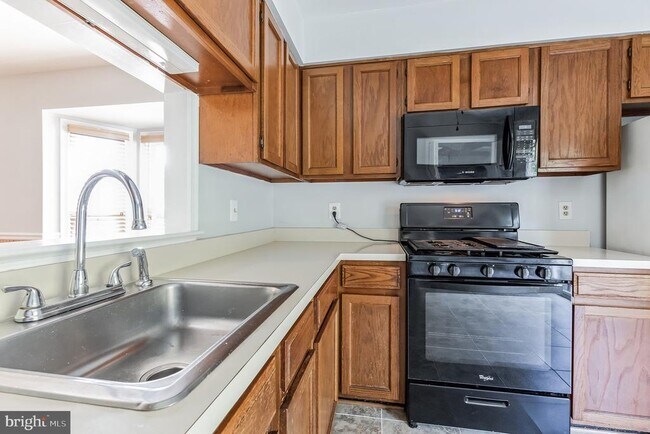 Building Photo - 6531 Brick Hearth Ct
