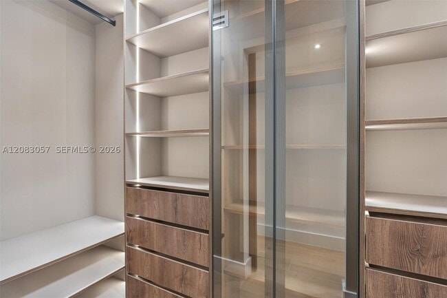 Building Photo - 3610 Yacht Club Dr