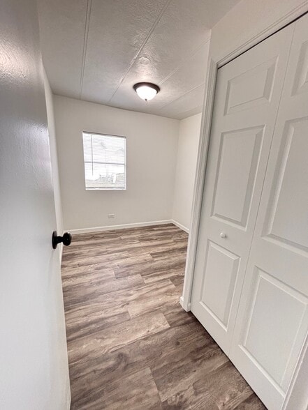 Building Photo - 14001 Western Ave