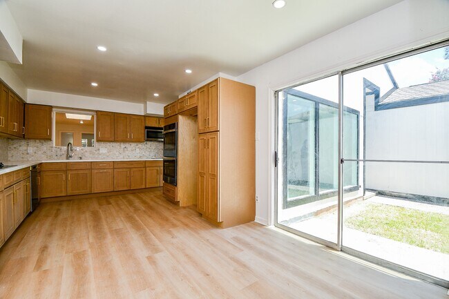 Building Photo - 7714 Teal Run Dr