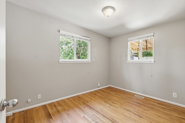Building Photo - 2125 Polk Ave
