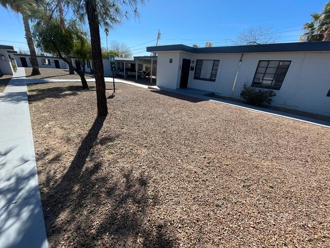 Building Photo - MOVE IN SPECIAL-500.00 OFF 1ST MONTHS RENT...