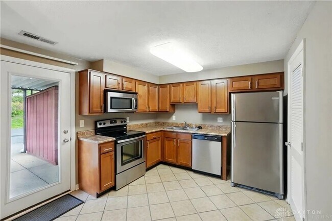Building Photo - Charming 2BR Condo in Heart of Centerville