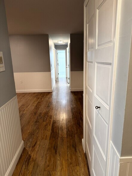 Building Photo - 23 Bullocks Point Ave