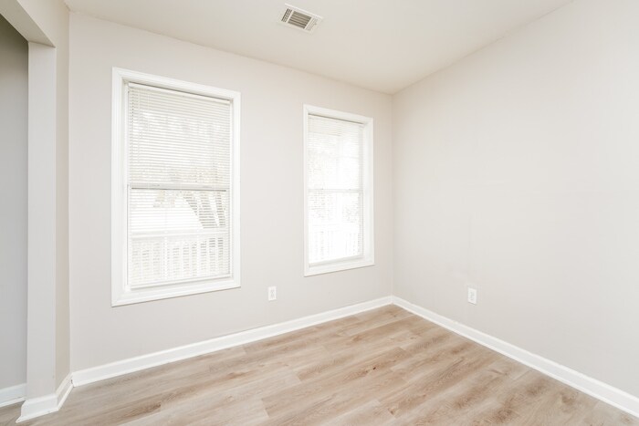 Building Photo - 95 Bermuda Cir