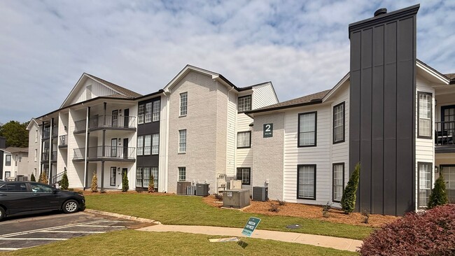 Primary Photo - Fully Renovated 3BR/3BA Condo at Harper Flatts – Partially Furnished & Close to Auburn University!