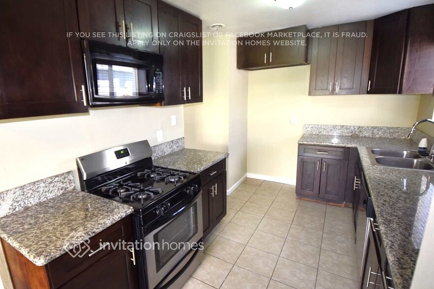 Building Photo - 16233 Inyo St