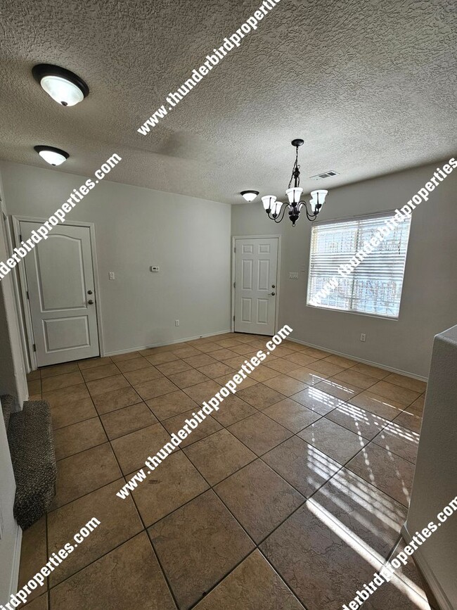 Building Photo - Available NOW! 4 Bedroom - 2.5 Bathroom - ...