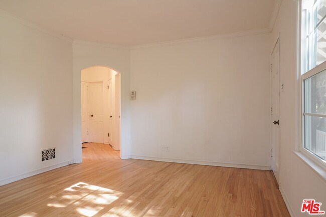 Building Photo - 4164 Stansbury Ave