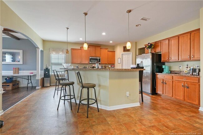 Building Photo - 415 Highgrove Dr