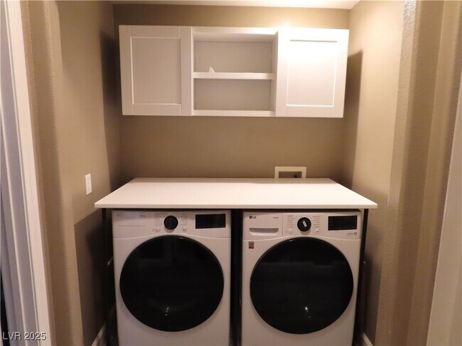 Building Photo - 4318 Via Dana Ave