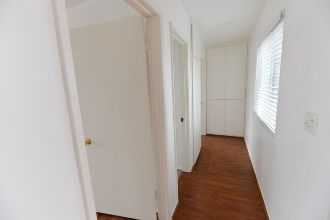 Building Photo - 248 Avenida Del Poniente