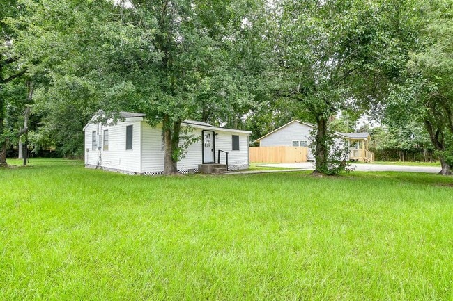 Building Photo - 24204 Linda Ln