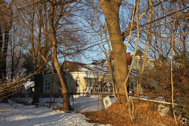 Building Photo - 129 Weed Ave