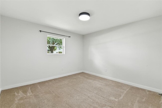 Building Photo - 4814 Warm Springs Rd