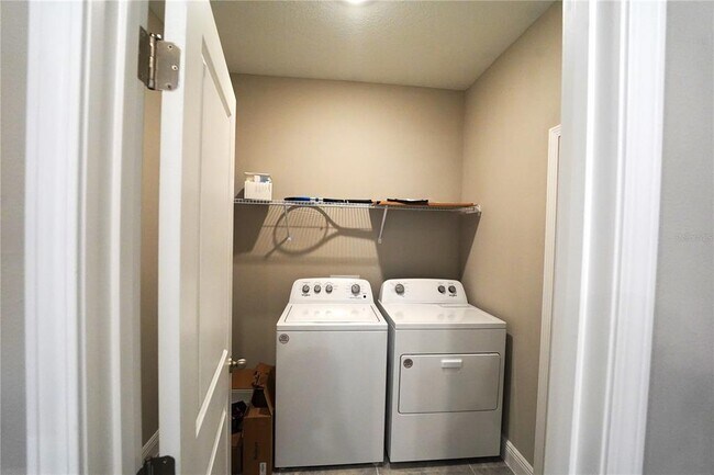 Building Photo - 2173 Sunshine Peak Dr