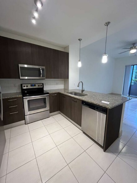 Building Photo - 8806 NW 97th Ave