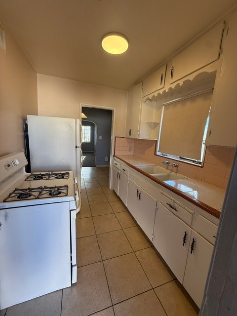 Building Photo - Town Home For rent