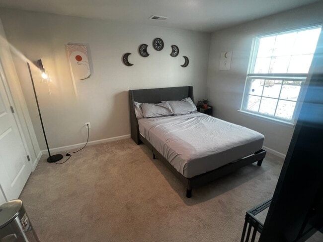 Building Photo - 1124 Dovetail Cir