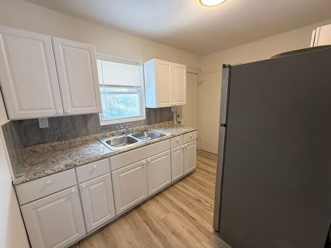 Building Photo - Newly Rehabbed 2 bed in Jennings
