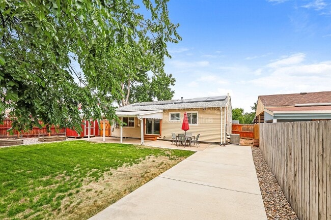 Building Photo - 1611 S Julian Way