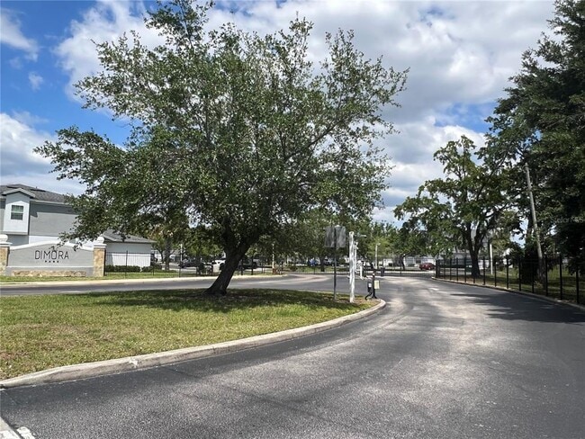Building Photo - 2033 Claudia Ln