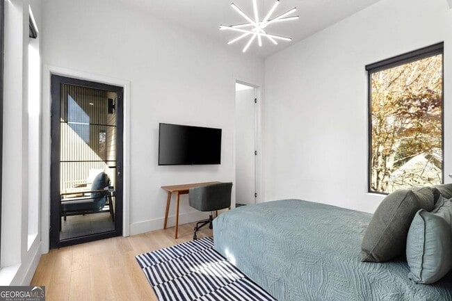 Building Photo - 3600 Lower Roswell Rd