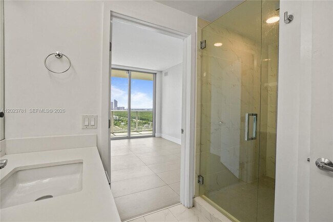Building Photo - 16385 Biscayne Blvd