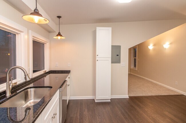 Building Photo - 302 W M.L.K. Jr. Blvd