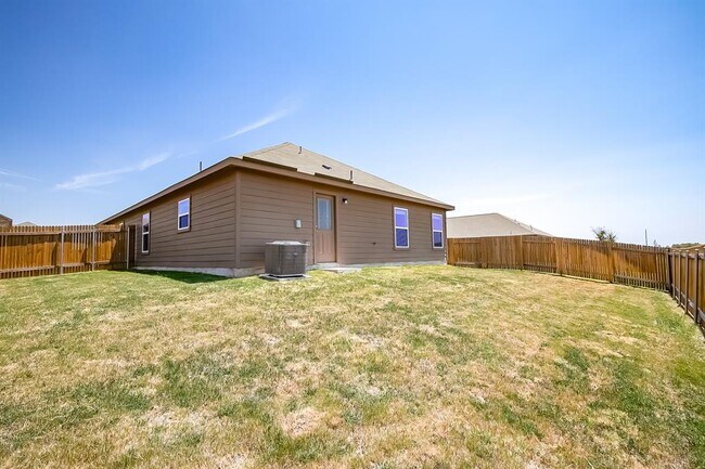 Building Photo - 18713 Quiet Range Dr