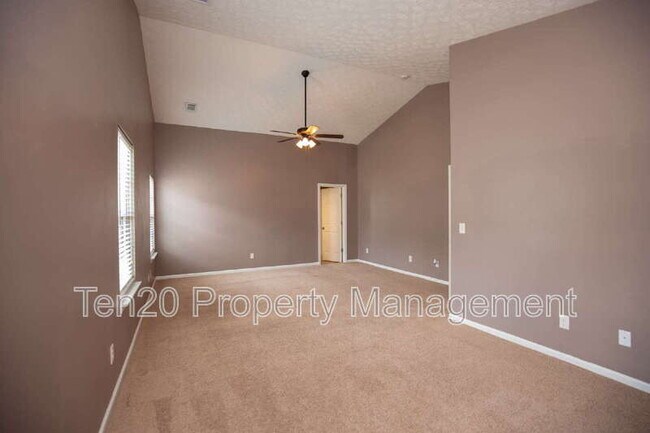 Building Photo - 6 Woodmere Ct
