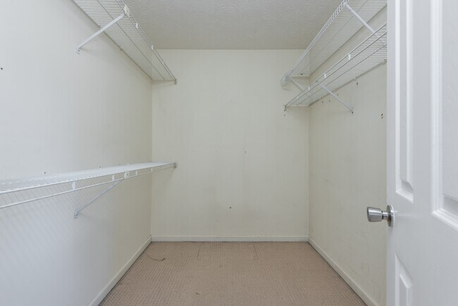 Building Photo - 420 Shelbyville Rd