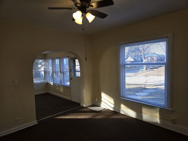 Building Photo - 2203 15th Ave