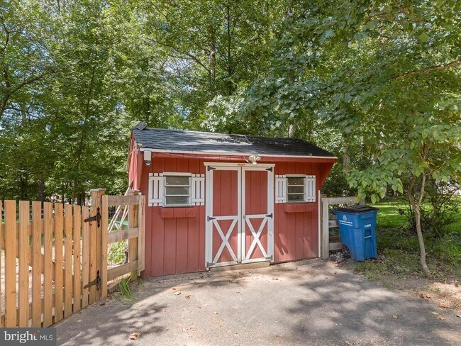 Building Photo - 12516 Two Farm Dr